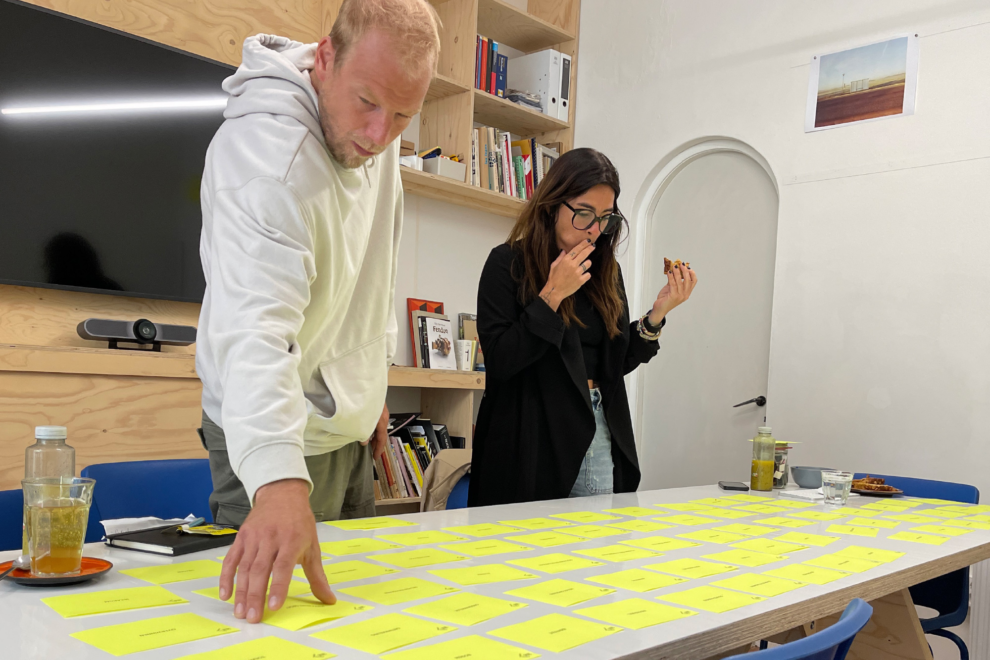 GROOW brand identity MerkKompas brand strategy process by Buro Reng