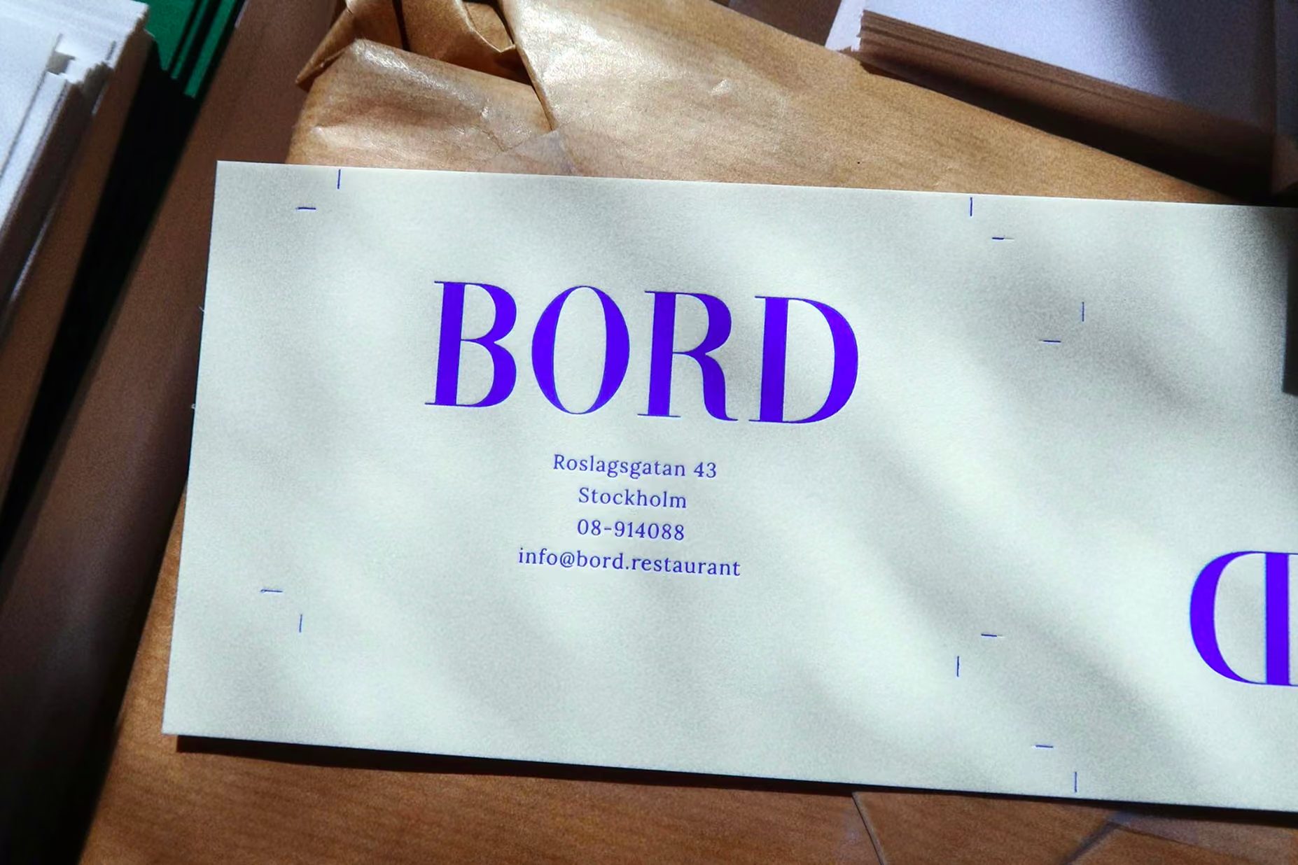 Bord restaurant visual branding business card print proof with crop marks