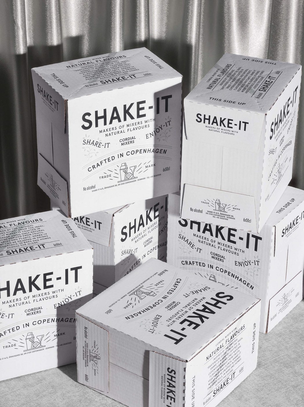 Printed corrugated transport boxes in Shake-it packaging design by OlssønBarbieri